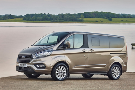 Private Van Services with Airport Dulles Taxi